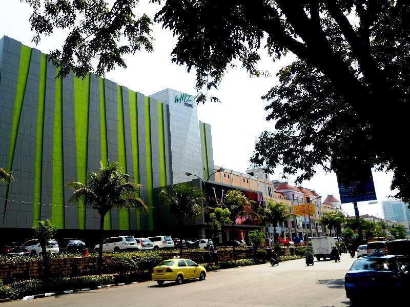 Whiz Prime Hotel Kelapa Gading Jakarta Buitenkant foto